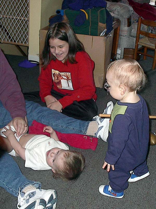 0105_04diaperchanging